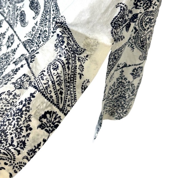 Liz Claiborne blue & white tunic. Size Medium. Excellent - like new - condition. - Picture 4 of 8